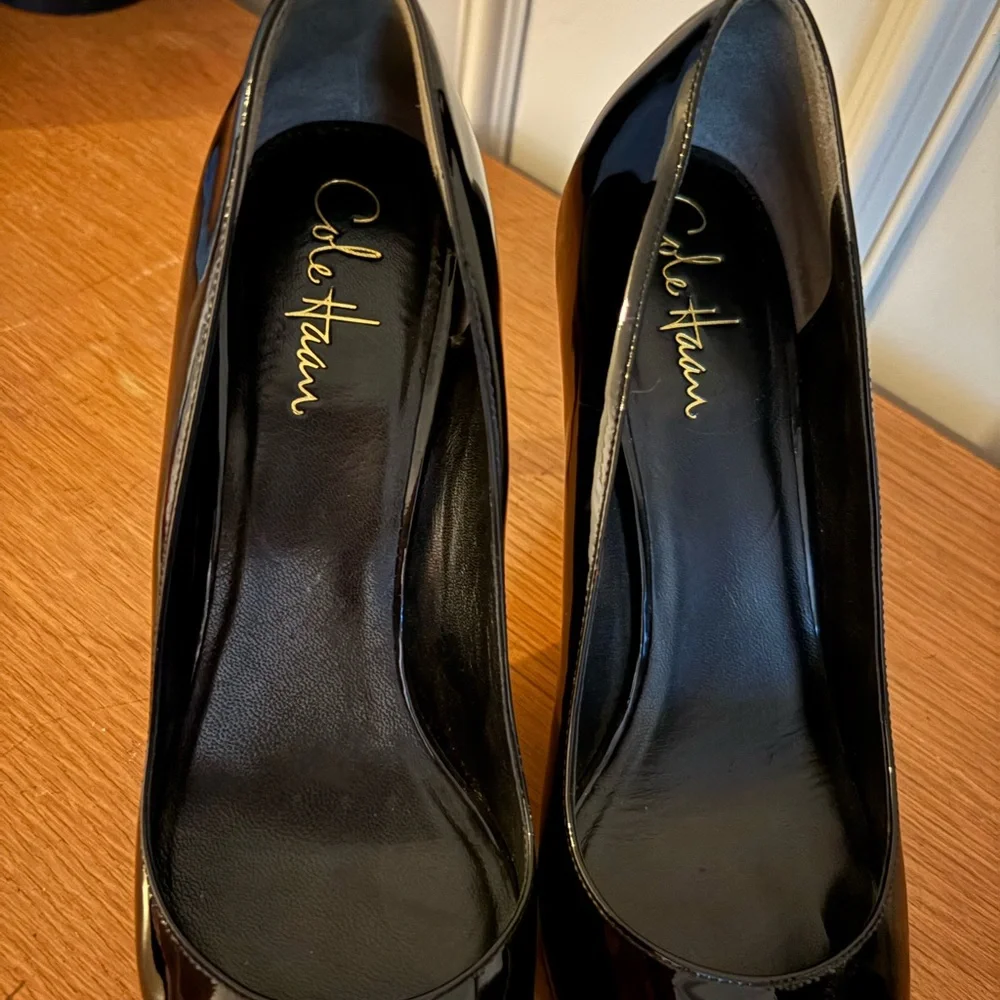 Cole Haan Black Heels Sleek Patent Leather - Picture 2 of 8